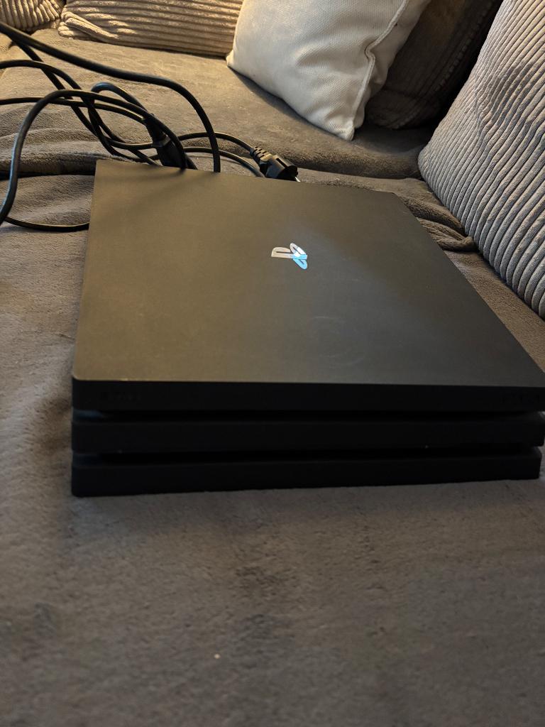 PlayStation Pro PS4 1TB Black, Sans contrôleur, Reconditionné, Enlèvement, 1 TB