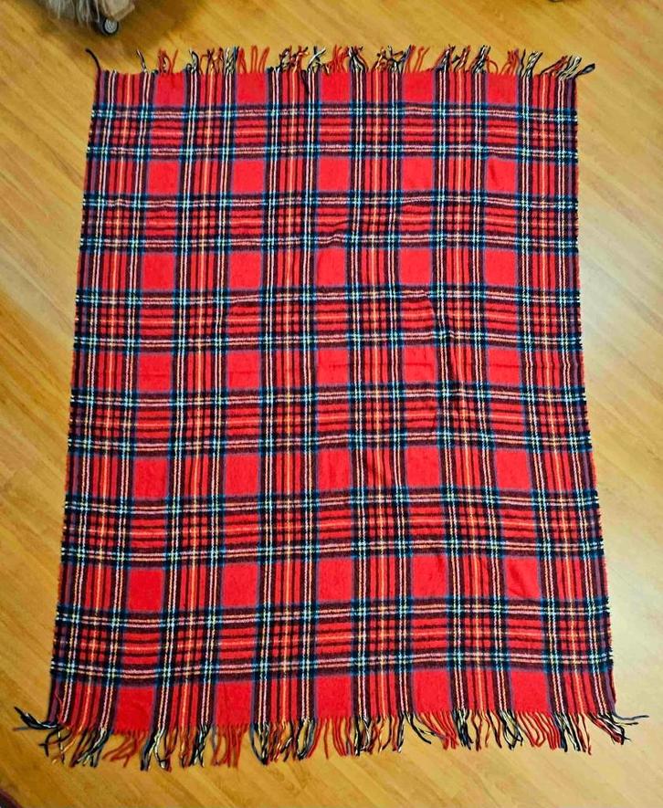 Grote deken 218/169 cm, Huis en Inrichting, Woonaccessoires | Overige, Gebruikt, Textiel, Rood, Overige stijlen, Ophalen of Verzenden