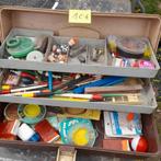 Boite de petit matériel de pêche + épuisette, Enlèvement, Utilisé