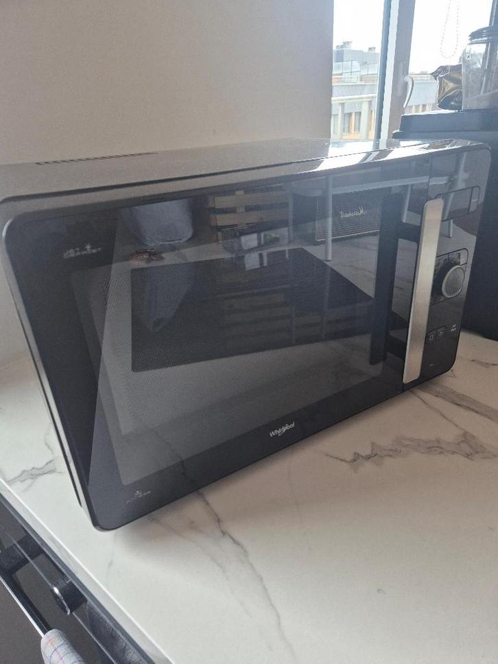Micro-onde Whirlpool, Electroménager, Micro-ondes, Comme neuf, À Poser, Enlèvement