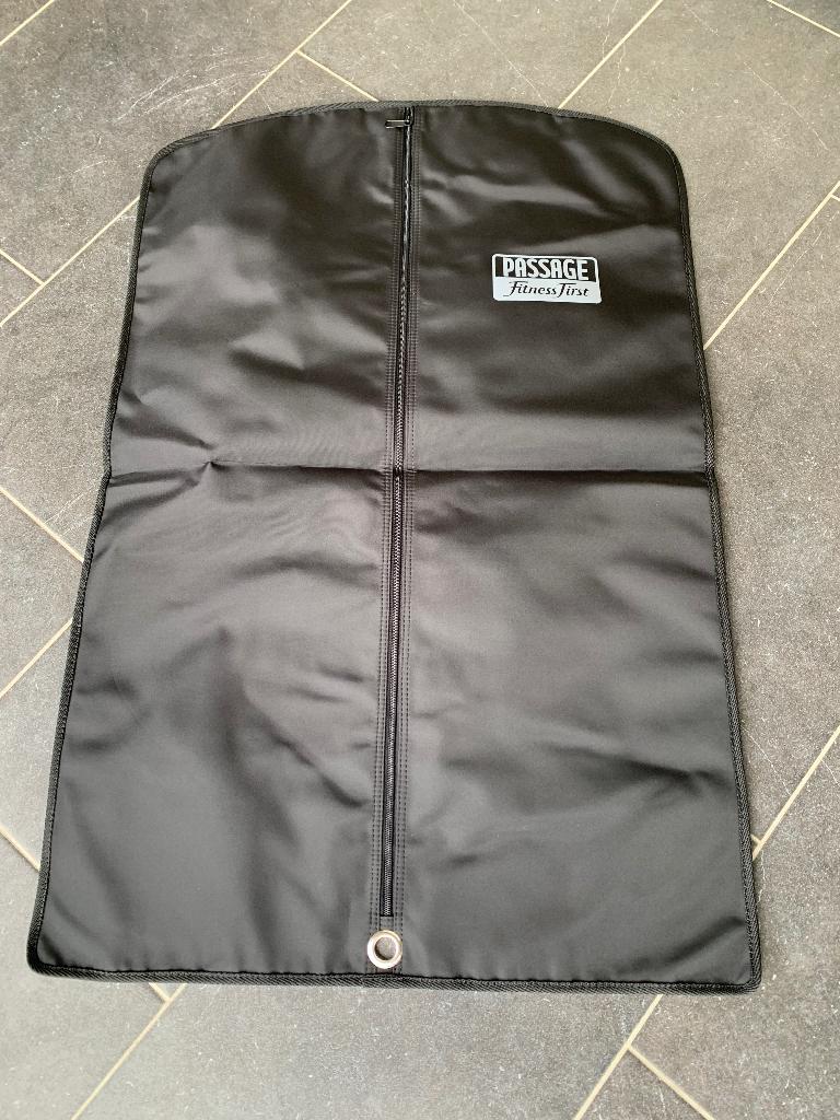 Kledinghoes, Ophalen of Verzenden, Zo goed als nieuw