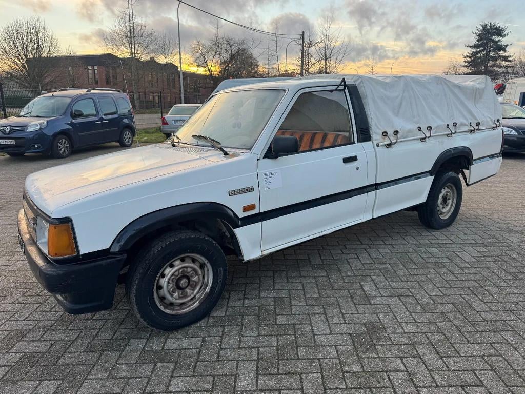 Mazda B-serie *B2200-DIESEL* (bj 1987), 2500 cc, Wit, Bedrijf, SUV of Terreinwagen