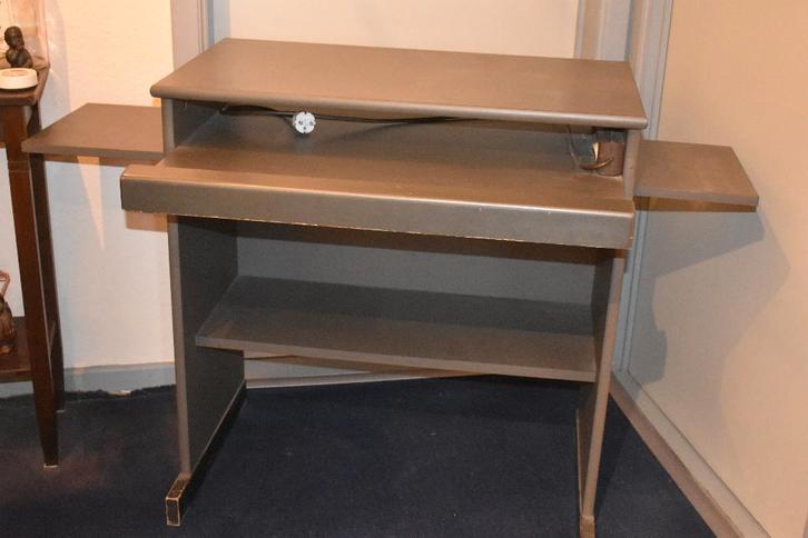 computertafel merk "shneider", Computers en Software, Overige Computers en Software, Zo goed als nieuw, Ophalen