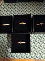 Goud kleurig letter ring met Zirkonia's, Enlèvement ou Envoi, Or, Or