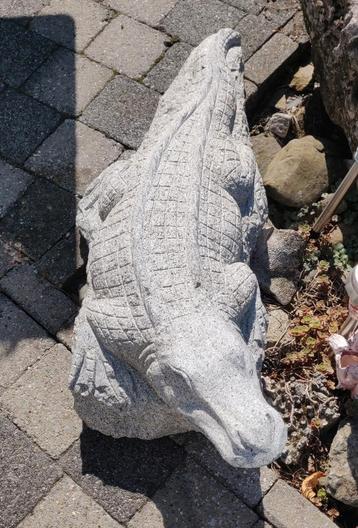 Krokodil in graniet  beschikbaar voor biedingen