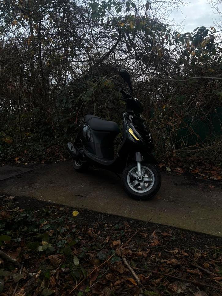 Piaggio Zip A Klasse, Fietsen en Brommers, Snorfietsen en Snorscooters, Zo goed als nieuw, Piaggio, Benzine, Ophalen of Verzenden