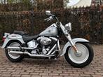 Harley davidson Grijze Fatboy, 2 cilinders, Bedrijf, Chopper, Motorrijbewijs A