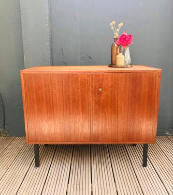 Prachtige Vintage kast / dressoir beschikbaar voor biedingen