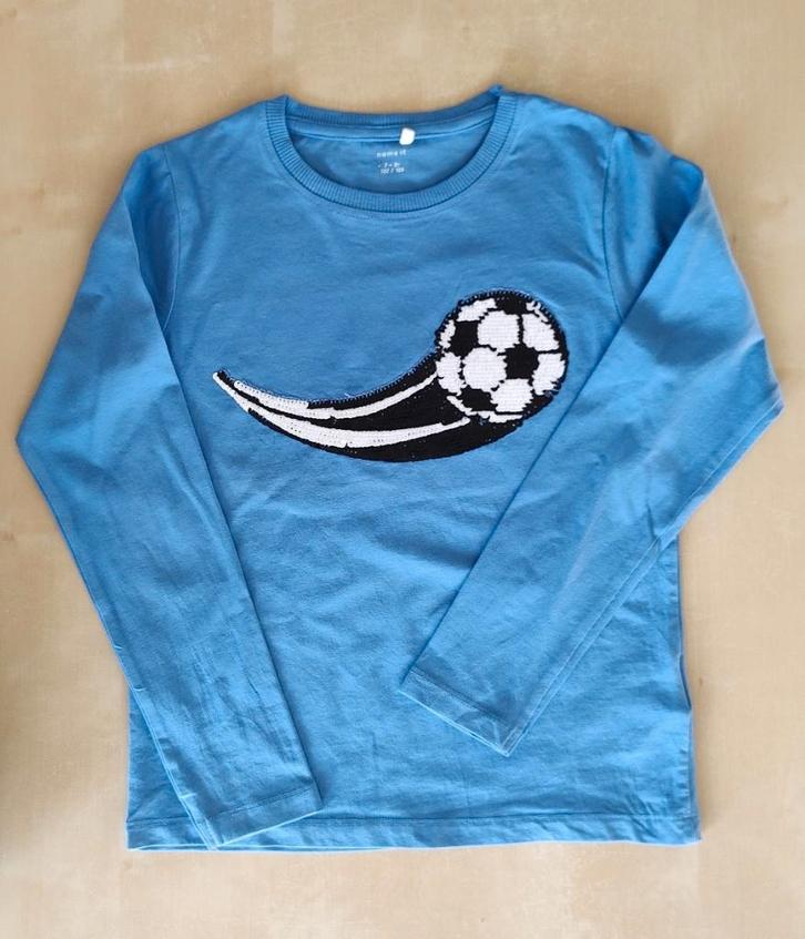 Lichtblauwe longsleeve Name it voetbal, maat 122/128, Kinderen en Baby's, Kinderkleding | Maat 122, Zo goed als nieuw, Jongen