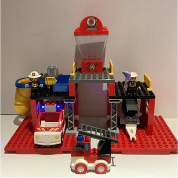 LEGO DUPLO TOWN BRANDWEER - BRANDWEERKAZERNE (5601) compleet beschikbaar voor biedingen