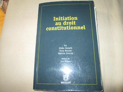 Livre "Initiation au droit constitutionnel"., Livres, Livres d'étude & Cours, Comme neuf, Enseignement supérieur, Enlèvement ou Envoi
