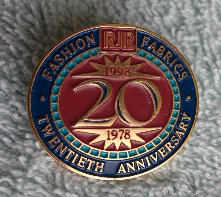 Pin RJR 20th anniversary 1998, Verzamelen, Speldjes, Pins en Buttons, Zo goed als nieuw, Speldje of Pin, Merk, Ophalen
