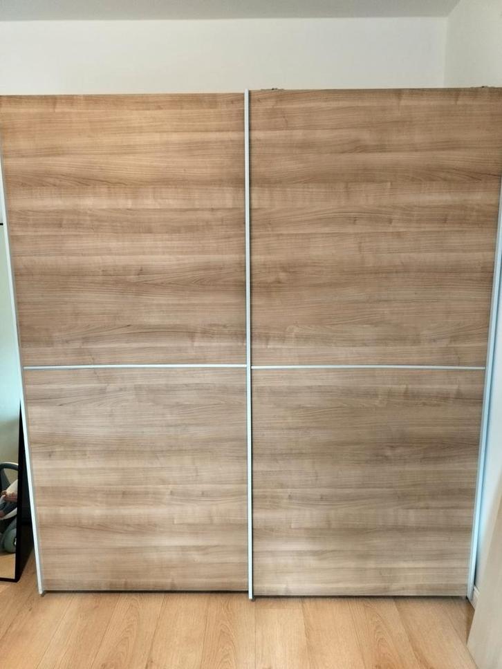 Kledingkast met schuifdeuren, Huis en Inrichting, Woonaccessoires | Kamerschermen, Ophalen