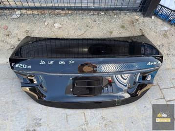 Mercedes E-Klasse W213 Achterklep lift Sedan beschikbaar voor biedingen