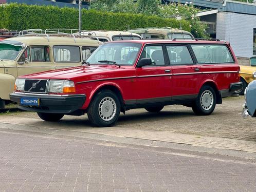 Volvo 240 2.3 DL handgeschakeld, hondenrek, zeer nette auto, Auto's, Oldtimers, Bedrijf, Te koop, Volvo, Benzine, Break, 5 deurs