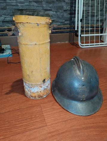 Ww2 Adrian helm en gas canaster, Enlèvement ou Envoi, Autres, Casque ou Béret