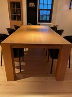 Table en chêne massif, Enlèvement