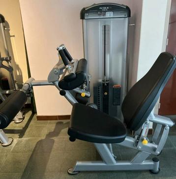 Fitnes toestel True leg press beschikbaar voor biedingen