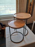 2 salontafeltjes, Ophalen