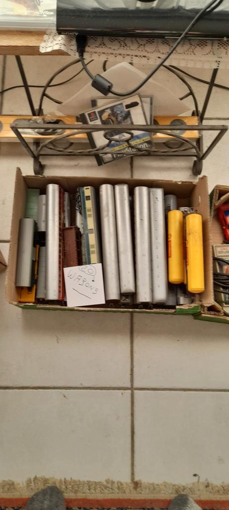 Wat op foto's staat is nog TEKOOP.. ( MOET WEG  ) OPRUIMING., Hobby en Vrije tijd, Modeltreinen | Overige schalen, Gebruikt, Treinset