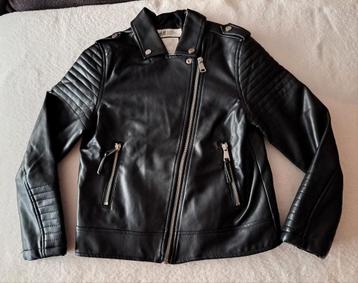 Bikerjasje simili leder,  H&M, mt 134 beschikbaar voor biedingen