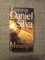 Daniel Silva - The messenger, Boeken, Ophalen of Verzenden, Zo goed als nieuw