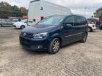 Vw touran 1,6TDI navi/leder/ac/pano, Auto's, Volkswagen, Voorwielaandrijving, Euro 5, Monovolume, Zwart