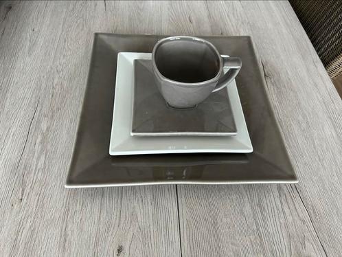 Servies, Huis en Inrichting, Keuken | Servies, Zo goed als nieuw, Bord(en), Ophalen