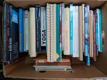 5 bananendozen vol boeken (1 lot) beschikbaar voor biedingen