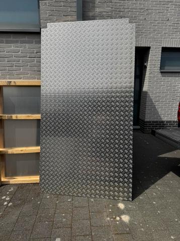 1 nieuwe aluminium traanplaat 222 cm x 124 cm 5/6,5 mm beschikbaar voor biedingen