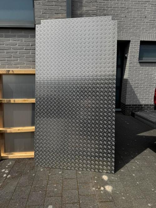 1 nieuwe aluminium traanplaat 222 cm x 124 cm 5/6,5 mm, Auto diversen, Overige Auto diversen, Ophalen