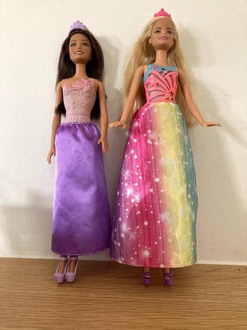 Barbie fait de la lumière et du son 8 euros + princesse Barb, Enfants & Bébés, Jouets | Poupées, Utilisé, Barbie, Enlèvement ou Envoi