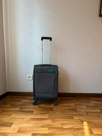 Handbagage zo goed als nieuw beschikbaar voor biedingen