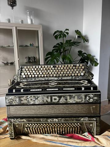 Accordeon Scandalli beschikbaar voor biedingen