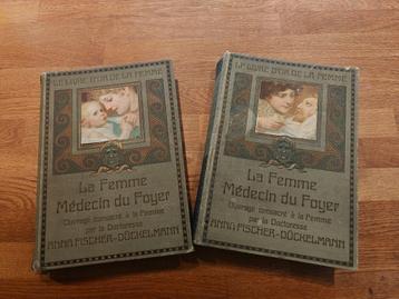 Vintage Boeken La Femme Medecin du Foyer, Volumes 1 en 2 beschikbaar voor biedingen