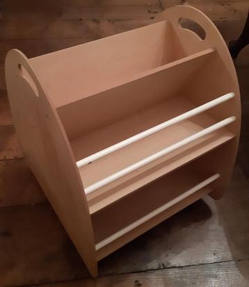 Rangement (bibliothèque) sur roulettes pour enfant beschikbaar voor biedingen