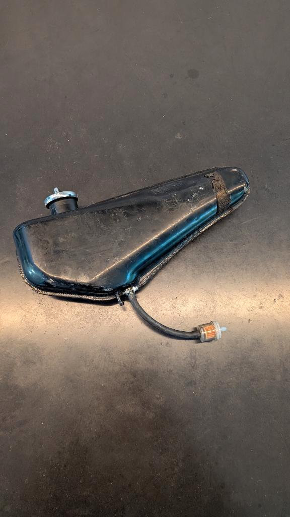 Réservoir d'essence + bouchon Dax, Vélos & Vélomoteurs, Pièces de cyclomoteur | Général, Comme neuf, Réservoir, Enlèvement ou Envoi