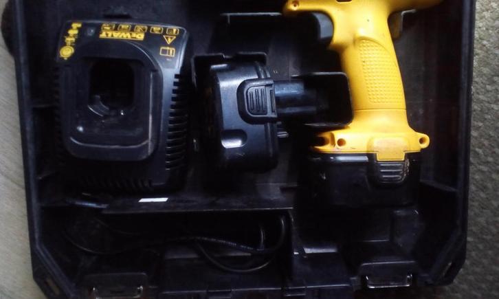 De walt, Doe-het-zelf en Bouw, Gereedschap | Boormachines, Zo goed als nieuw, Boormachine, Ophalen of Verzenden