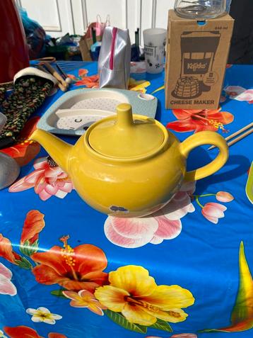 Villeroy & Boch vintage gele theepot  beschikbaar voor biedingen