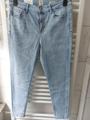 Jeans dame skinny neuf taille 44  pour 25 €