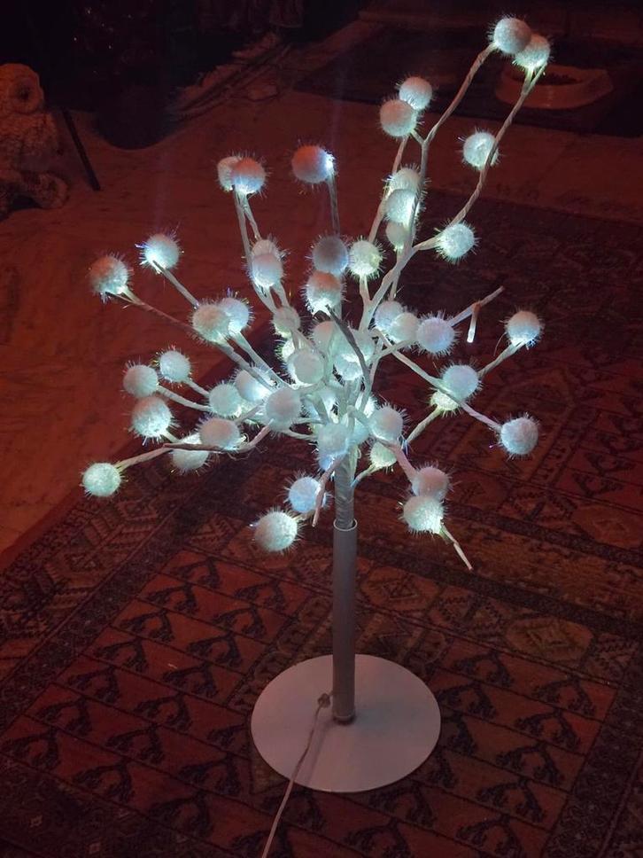 Wit kerstboompje lampjes in verwerkt, Huis en Inrichting, Lampen | Overige, Zo goed als nieuw, Ophalen of Verzenden