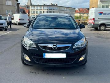 Opel astra 1.6 benzine EURO5 148.000 km/2011 beschikbaar voor biedingen