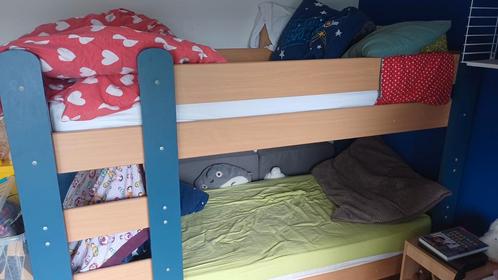 Stapelbed met 2 lattenbodems en 2 matrassen, Kinderen en Baby's, Kinderkamer | Stapelbedden en Hoogslapers, Zo goed als nieuw