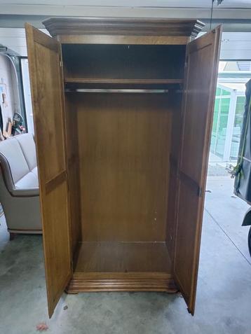 Houten vestiaire kast beschikbaar voor biedingen