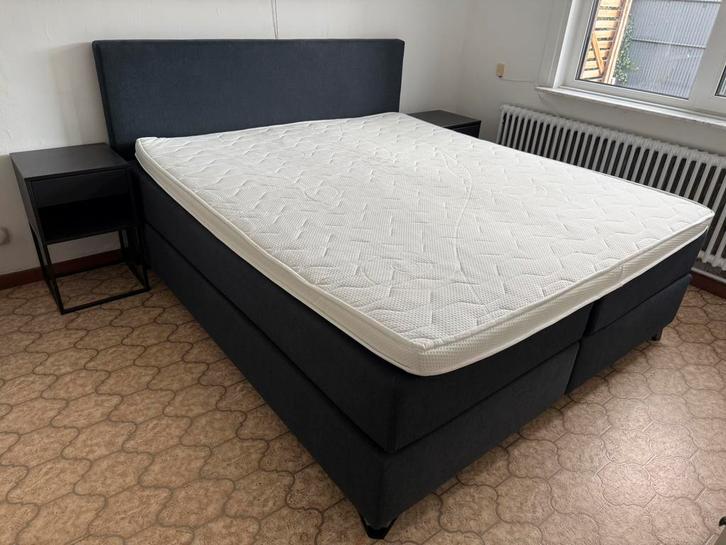 Als nieuwe boxspring Swiss Sense 180 x 200 met bedkastjes, Huis en Inrichting, Slaapkamer | Boxsprings, Zo goed als nieuw, 180 cm