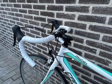 Dames Meisjes koers race fiets Capricia maat 48 beschikbaar voor biedingen