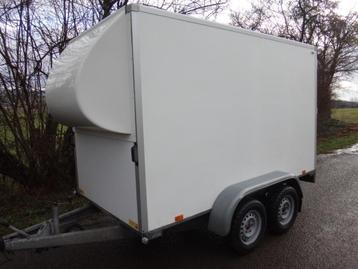 Saris bestelwagen met aanhanger beschikbaar voor biedingen