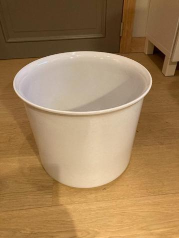 Cache pot céramique cylindrique blanc beschikbaar voor biedingen