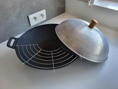 Wok, Huis en Inrichting, Keuken | Potten en Pannen, Gebruikt, Wok, Gietijzer, Inductieplaat, Keramische plaat, Ophalen