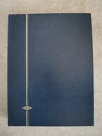 album de timbres bleu avec 48 pages noires, Timbres & Monnaies, Timbres | Accessoires, Enlèvement ou Envoi, Album de collection